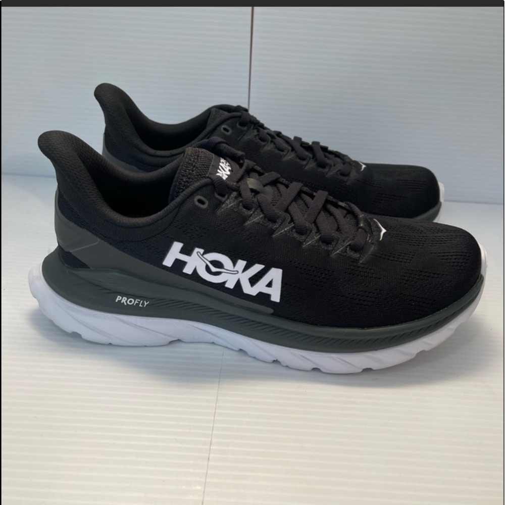 Hoka Mach 4